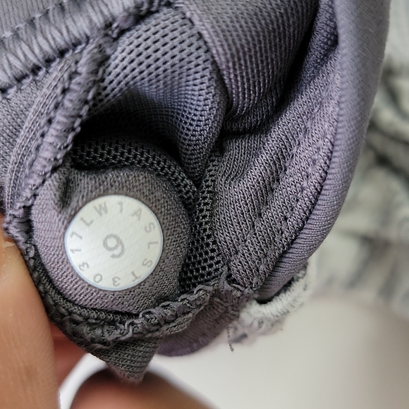 Lululemon Raise The Barre TankTiger Space Dye Black White / Dark Carbon - Picture 13 of 14